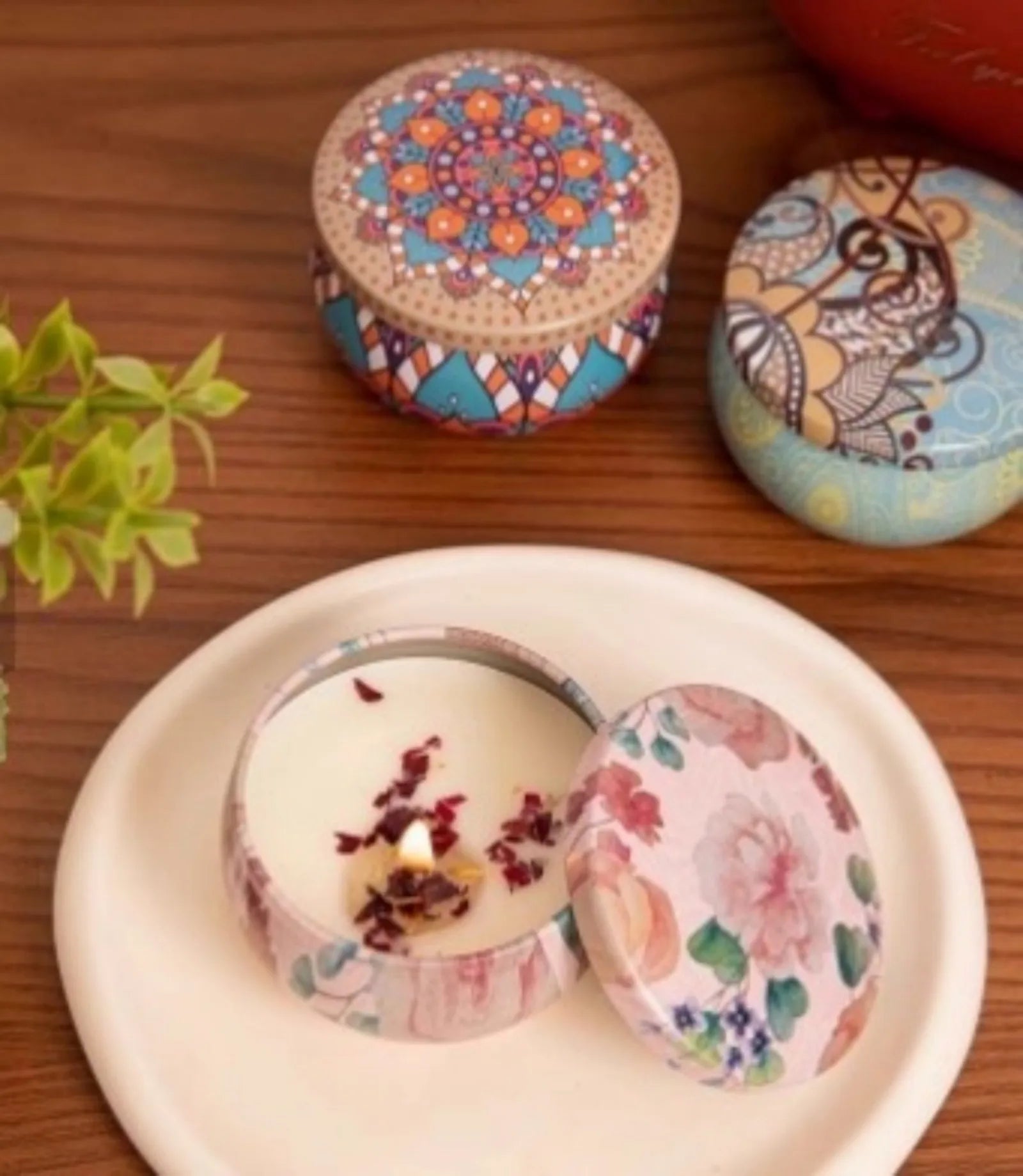 Relaxing Soy Wax Candle – Aromatherapy Jar with Rose & Lavender Flowers