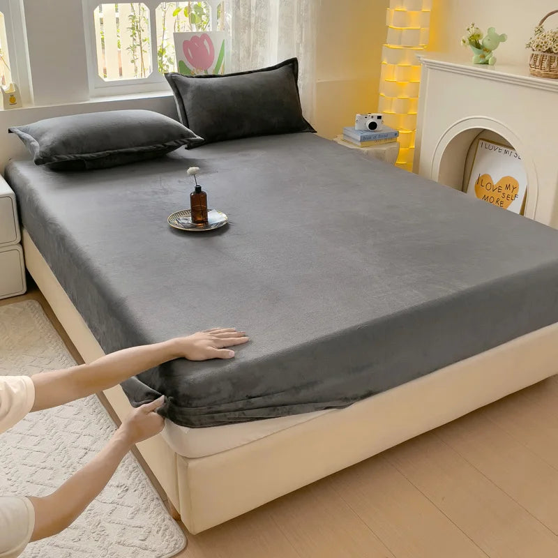 Warm Thick Flannel Fleece Bed Sheet – Solid Color, All-Inclusive Fitted Mattress Cover (Single/Queen/King)