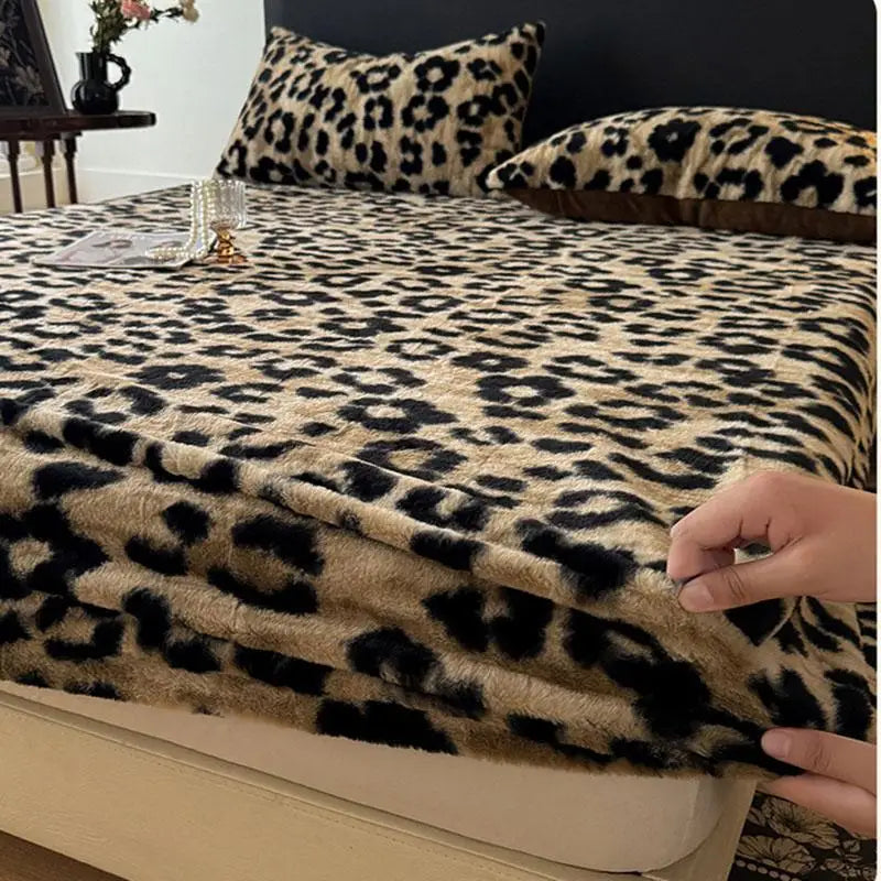 Warm Faux Rabbit Fur Fitted Sheet – Non-Slip Thick Mattress Cover with Elastic Band
