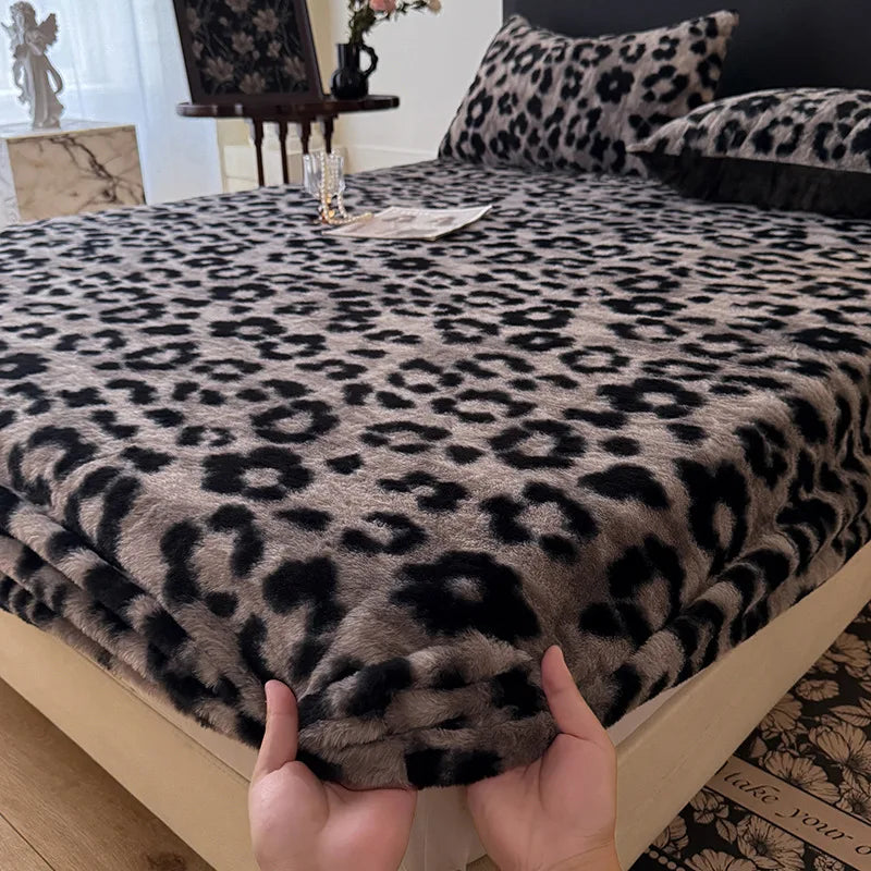 Warm Faux Rabbit Fur Fitted Sheet – Non-Slip Thick Mattress Cover with Elastic Band