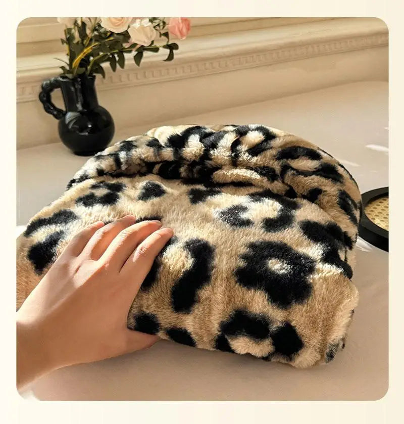 Warm Faux Rabbit Fur Fitted Sheet – Non-Slip Thick Mattress Cover with Elastic Band