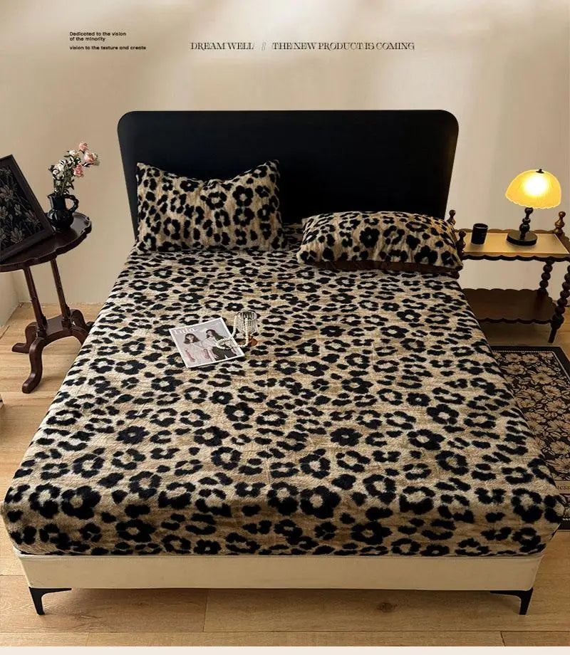 Warm Faux Rabbit Fur Fitted Sheet – Non-Slip Thick Mattress Cover with Elastic Band