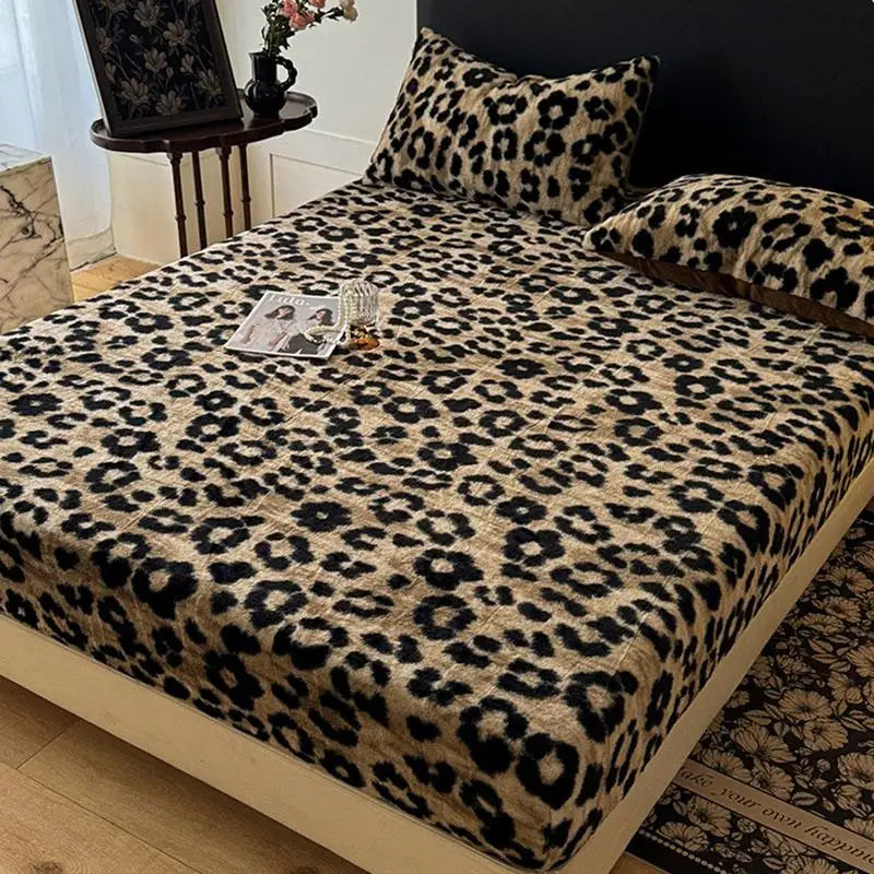 Warm Faux Rabbit Fur Fitted Sheet – Non-Slip Thick Mattress Cover with Elastic Band