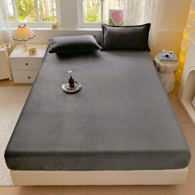 Warm Thick Flannel Fleece Bed Sheet – Solid Color, All-Inclusive Fitted Mattress Cover (Single/Queen/King)