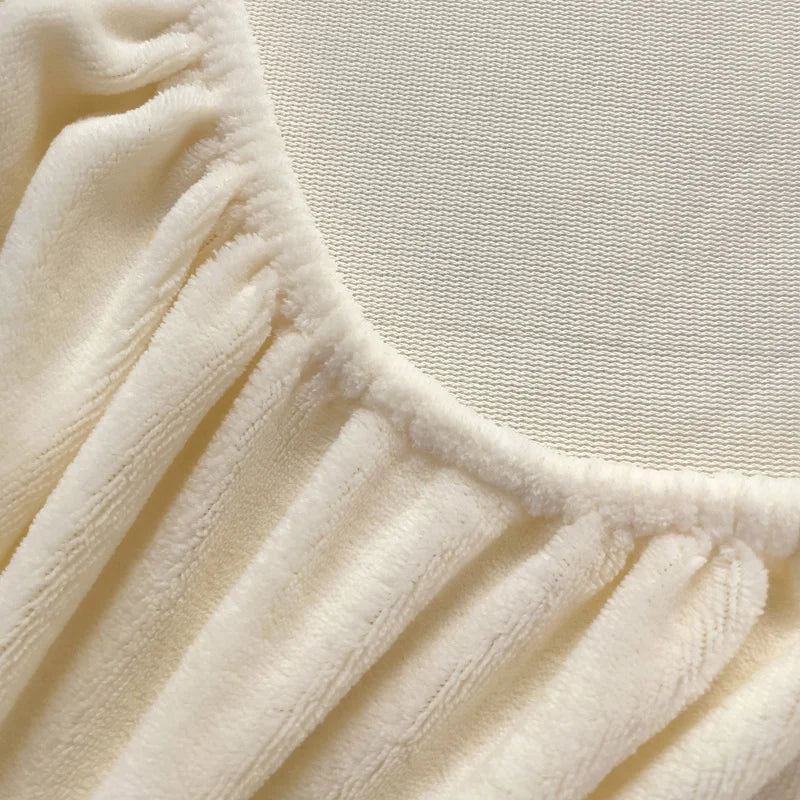 Warm Thick Flannel Fleece Bed Sheet – Solid Color, All-Inclusive Fitted Mattress Cover (Single/Queen/King)