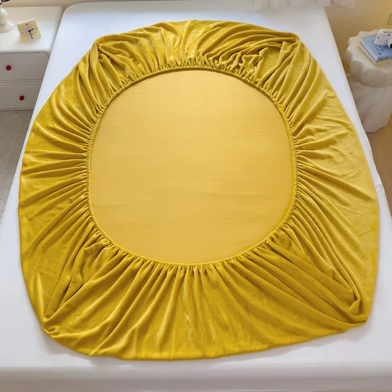 Warm Thick Flannel Fleece Bed Sheet – Solid Color, All-Inclusive Fitted Mattress Cover (Single/Queen/King)