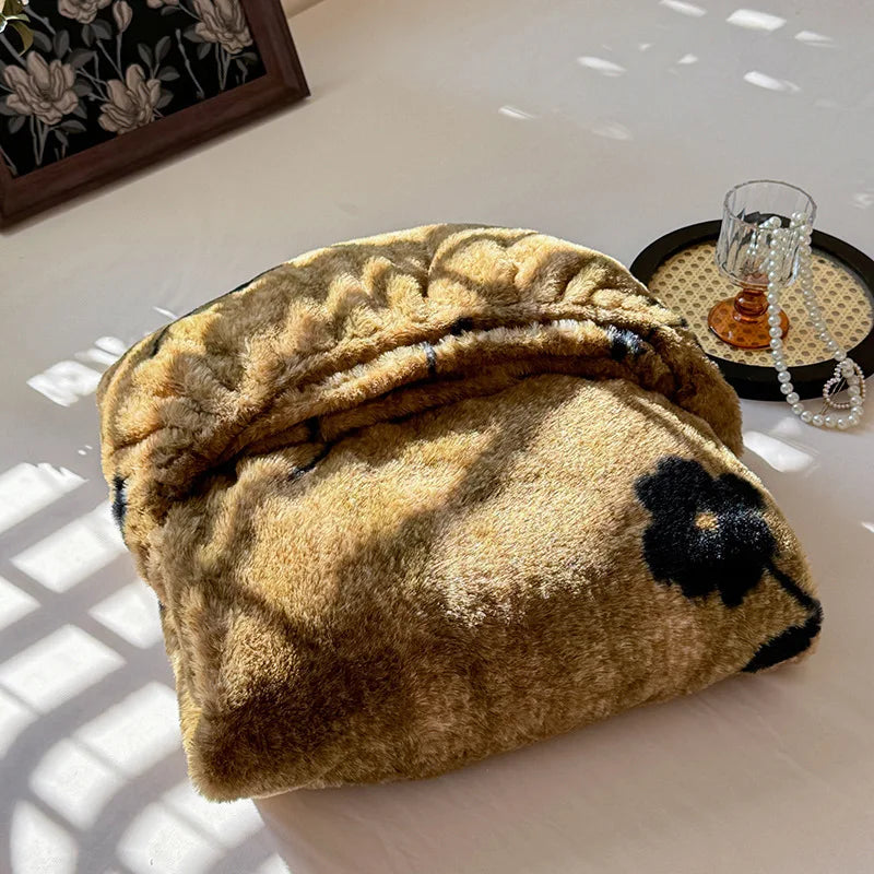 Warm Faux Rabbit Fur Fitted Sheet – Non-Slip Thick Mattress Cover with Elastic Band